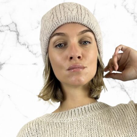 Beige muts winter