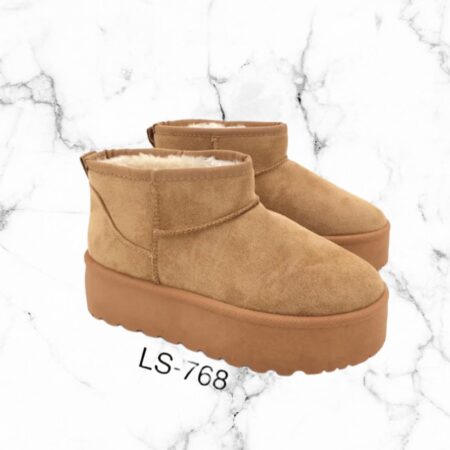 Winter boots camel