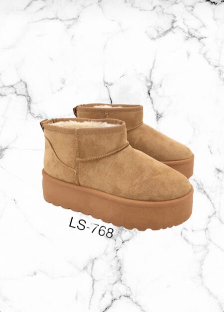 Winter boots camel