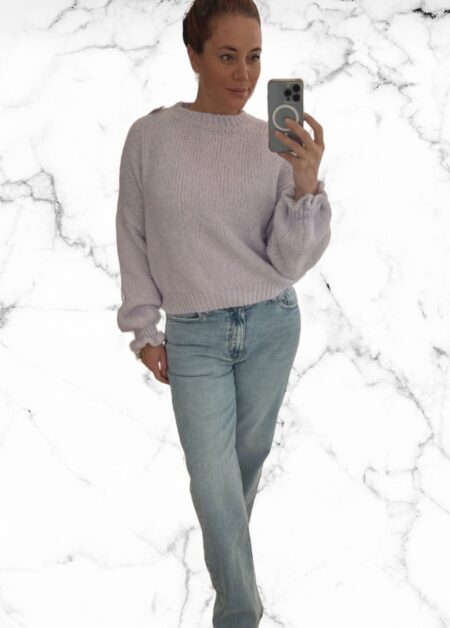 Lila trui met ruffle mouw