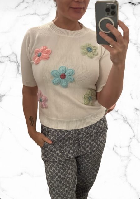 Witte top met bloemen