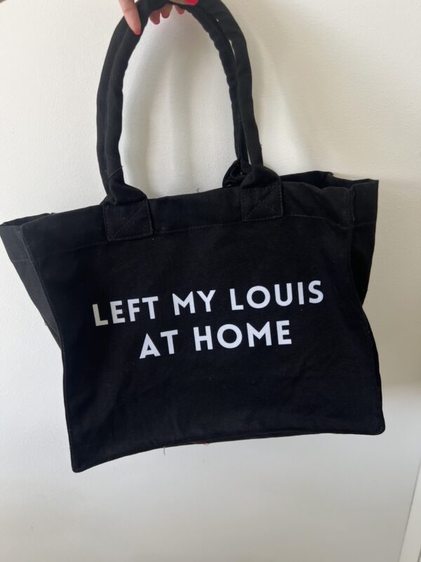 Zwarte tas Left my Louis at home