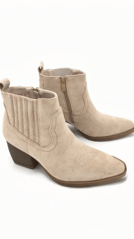 Beige enkellaarzen suede look