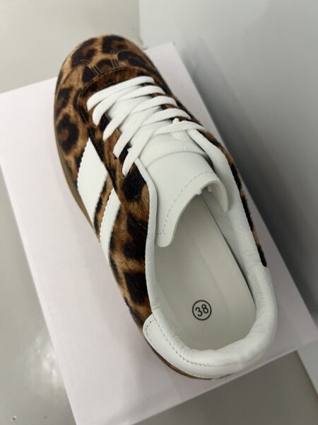 Sneaker leopard print