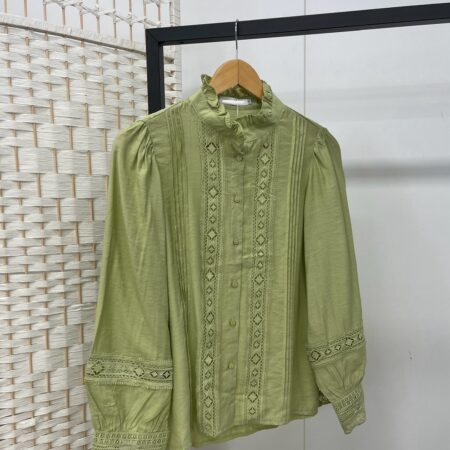 Blouse pistache groen met kant